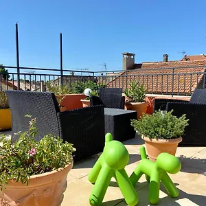 https://hotel-porte-de-camargue.fr-provencehotel.com